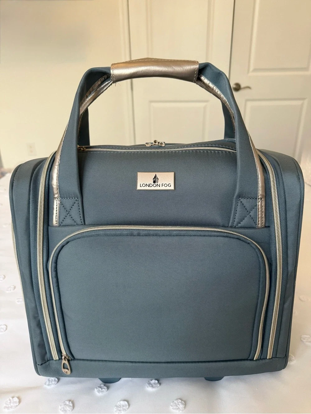 London Fog Under-the-Seat Carry-On Luggage  Bag Hartford II Collection Unisex
